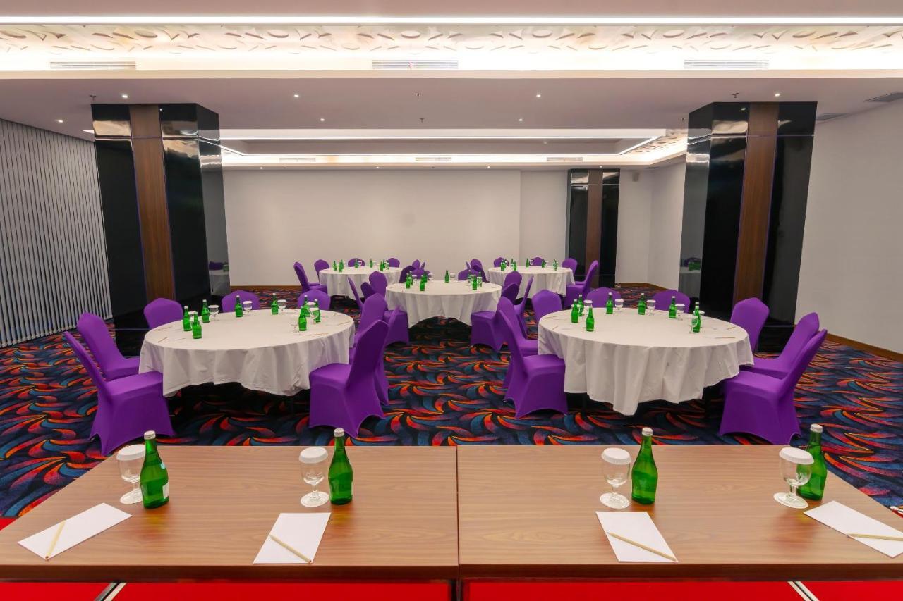 Fox Hotel Jayapura Ngoại thất bức ảnh