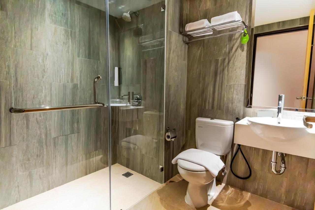 Fox Hotel Jayapura Ngoại thất bức ảnh