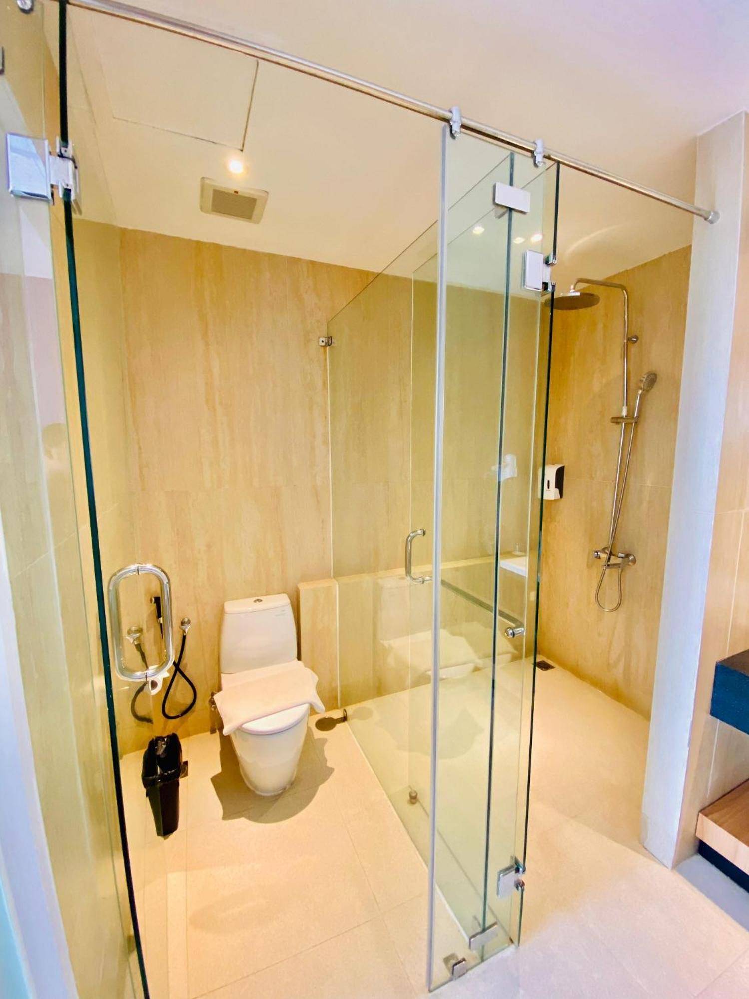 Fox Hotel Jayapura Ngoại thất bức ảnh