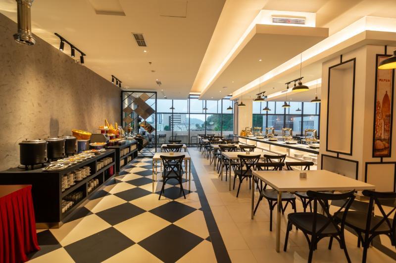 Fox Hotel Jayapura Ngoại thất bức ảnh